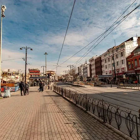 Hotel Naz Old Bazaar 3*