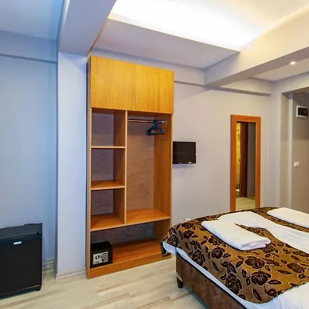 Naz Old Bazaar Hotel 3*