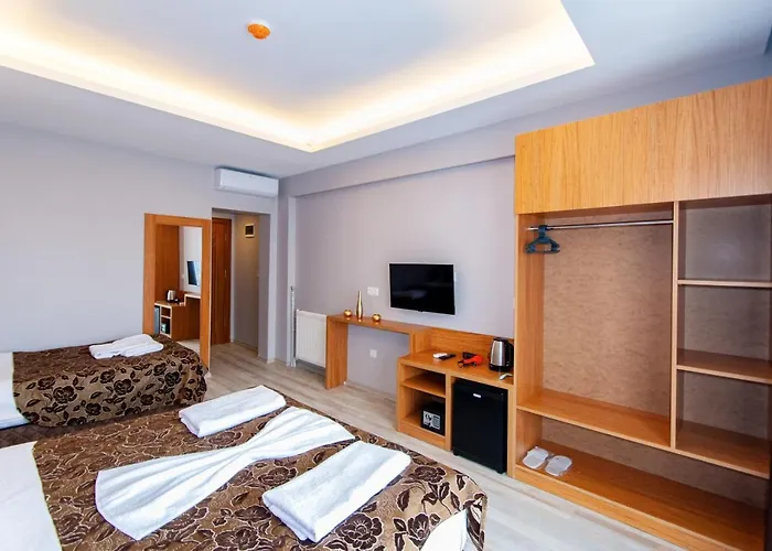 Naz Old Bazaar Hotel 3*